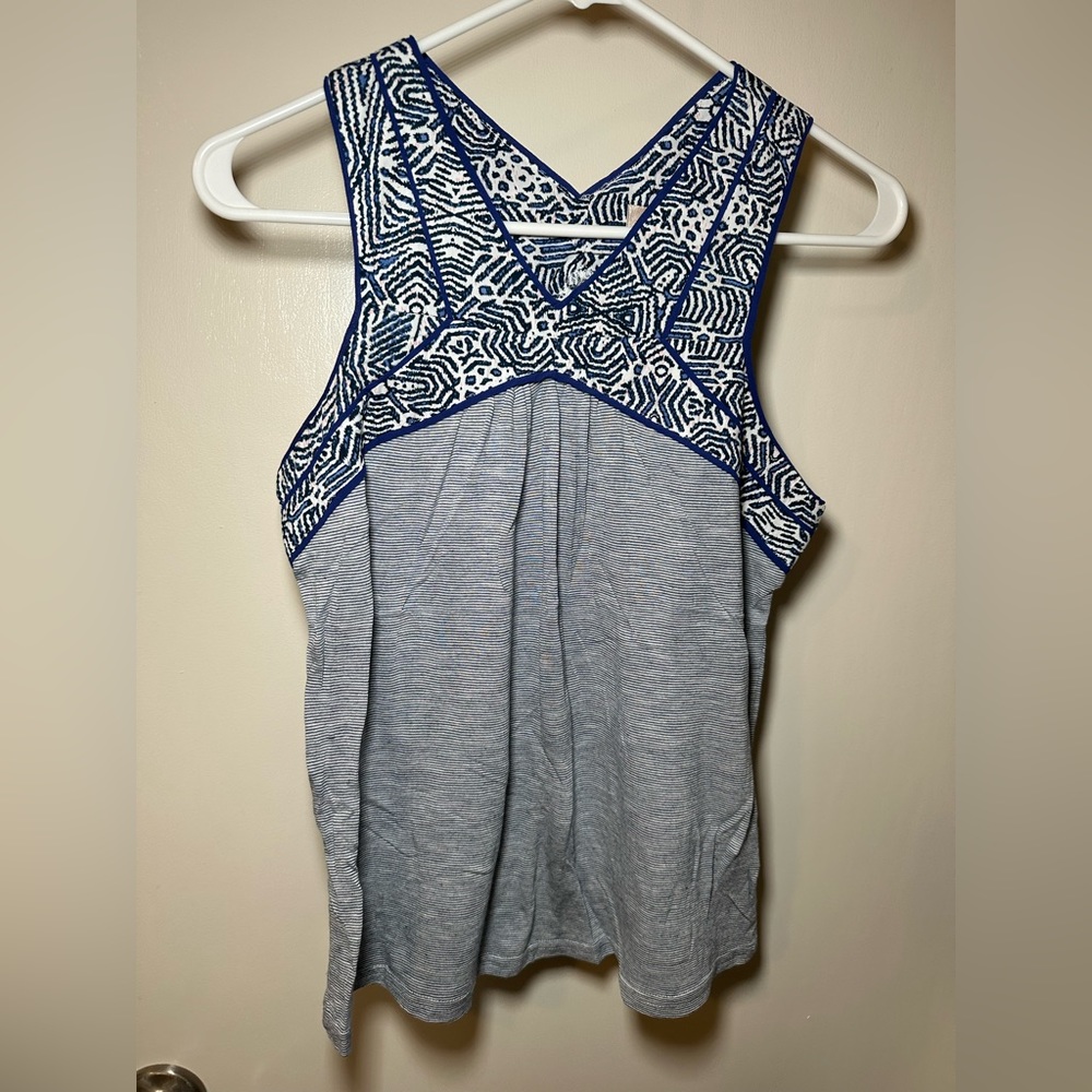 Skies are Blue tank size xs